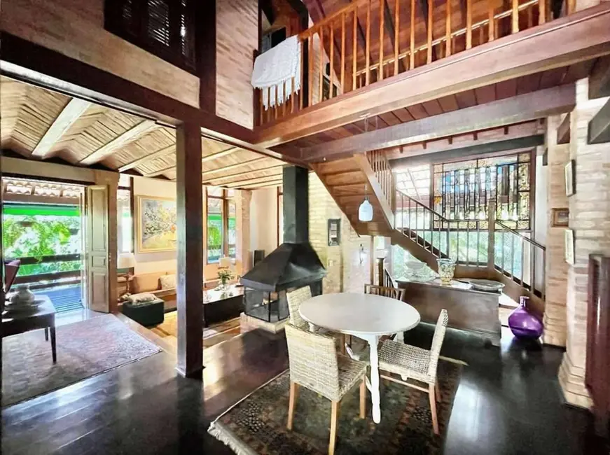 Casa de Condomínio com 3 quartos à venda, 364m2 em Chácara Santa Lúcia dos Ypes, Carapicuiba - SP - imagem 3 Foto 3 de Casa de Condomínio com 3 quartos à venda, 364m2 em Chácara Santa Lúcia dos Ypes, Carapicuiba - SP