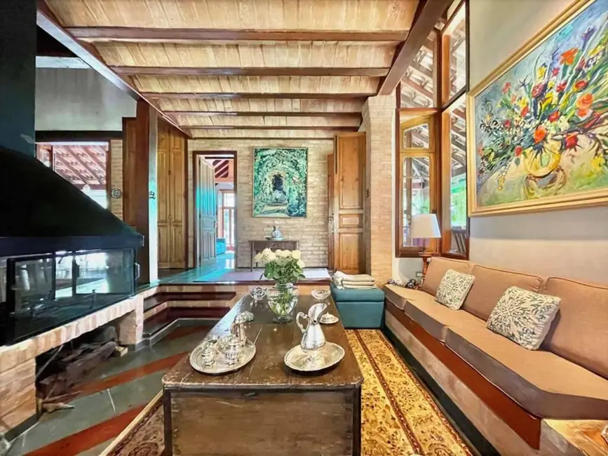Casa de Condomínio com 3 quartos à venda, 364m2 em Chácara Santa Lúcia dos Ypes, Carapicuiba - SP - imagem 4 Foto 4 de Casa de Condomínio com 3 quartos à venda, 364m2 em Chácara Santa Lúcia dos Ypes, Carapicuiba - SP
