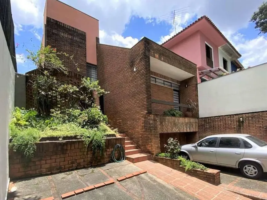 Foto 1 de Casa com 4 quartos à venda, 210m2 em Jardim Peri Peri, São Paulo - SP