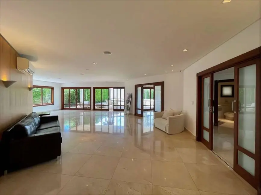 Casa com 5 quartos à venda, 752m2 em São Paulo II, Cotia - SP - imagem 8 Foto 8 de Casa com 5 quartos à venda, 752m2 em São Paulo II, Cotia - SP