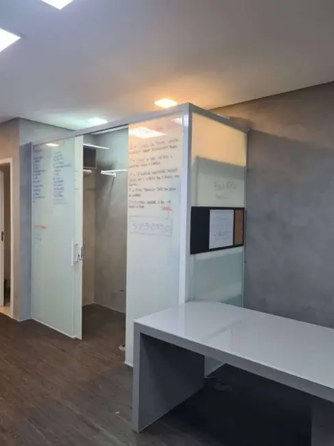 Foto 3 de Sala Comercial para alugar, 44m2 em Lageadinho, Cotia - SP