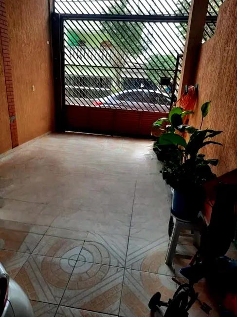 Casa com 3 quartos à venda, 206m2 em Ayrosa, Osasco - SP - imagem 3 Foto 3 de Casa com 3 quartos à venda, 206m2 em Ayrosa, Osasco - SP