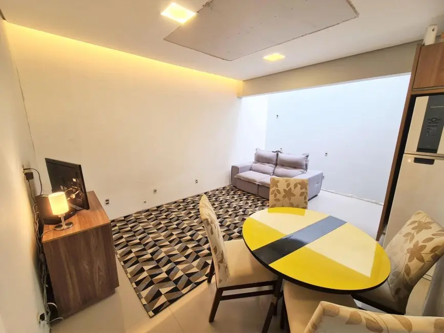 Casa de Condomínio com 2 quartos à venda, 180m2 em Portal Roselândia, Cotia - SP - imagem 3 Foto 3 de Casa de Condomínio com 2 quartos à venda, 180m2 em Portal Roselândia, Cotia - SP