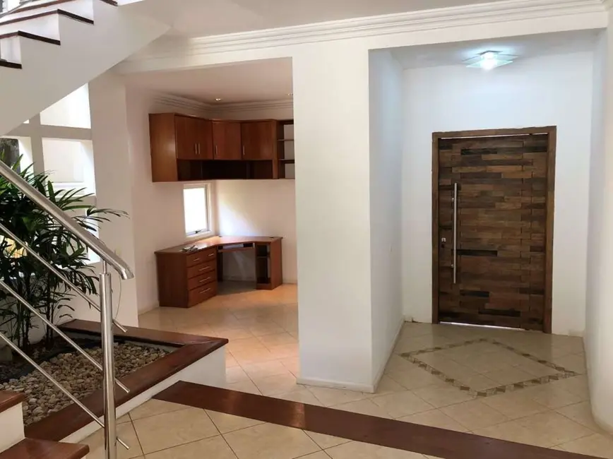 Casa de Condomínio com 4 quartos à venda, 234m2 em São Paulo II, Cotia - SP - imagem 3 Foto 3 de Casa de Condomínio com 4 quartos à venda, 234m2 em São Paulo II, Cotia - SP