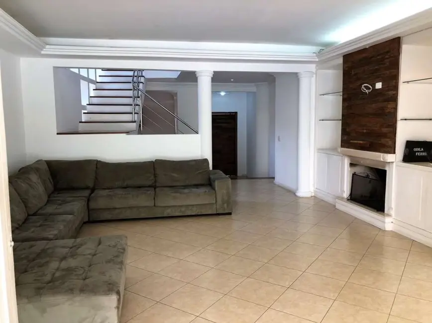 Casa de Condomínio com 4 quartos à venda, 234m2 em São Paulo II, Cotia - SP - imagem 4 Foto 4 de Casa de Condomínio com 4 quartos à venda, 234m2 em São Paulo II, Cotia - SP