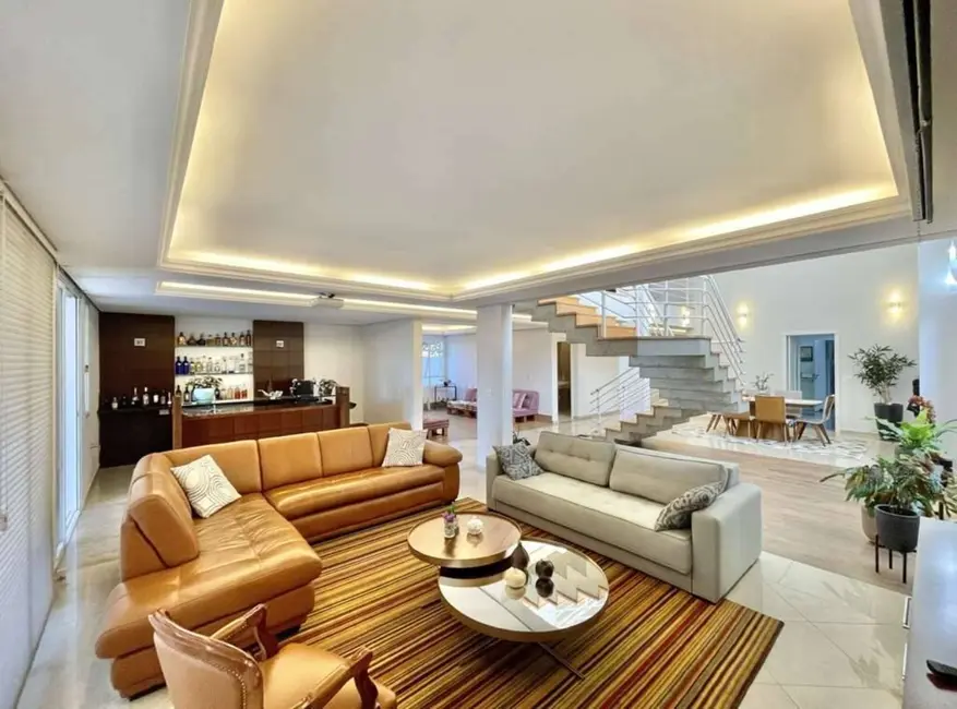 Casa de Condomínio com 3 quartos à venda, 559m2 em Nova Higienópolis, Jandira - SP - imagem 7 Foto 7 de Casa de Condomínio com 3 quartos à venda, 559m2 em Nova Higienópolis, Jandira - SP