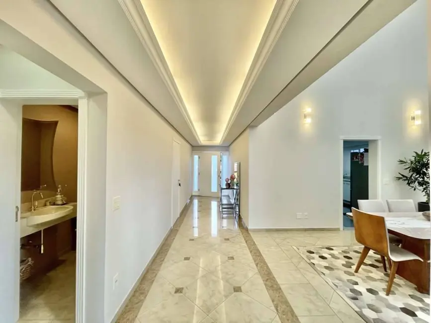 Casa de Condomínio com 3 quartos à venda, 559m2 em Nova Higienópolis, Jandira - SP - imagem 4 Foto 4 de Casa de Condomínio com 3 quartos à venda, 559m2 em Nova Higienópolis, Jandira - SP