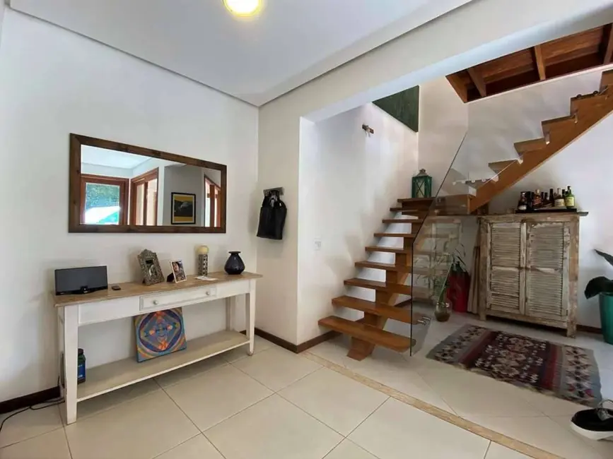 Casa de Condomínio com 3 quartos à venda, 300m2 em Chácara das Candeias, Carapicuiba - SP - imagem 6 Foto 6 de Casa de Condomínio com 3 quartos à venda, 300m2 em Chácara das Candeias, Carapicuiba - SP
