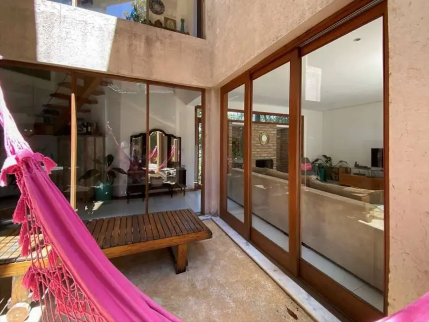 Casa de Condomínio com 3 quartos à venda, 300m2 em Chácara das Candeias, Carapicuiba - SP - imagem 9 Foto 9 de Casa de Condomínio com 3 quartos à venda, 300m2 em Chácara das Candeias, Carapicuiba - SP