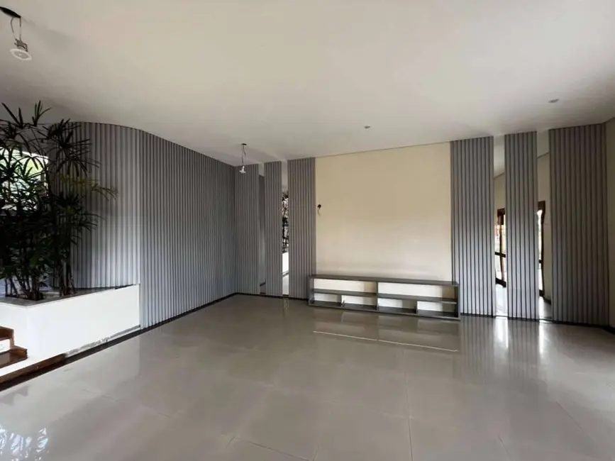 Casa com 4 quartos à venda, 444m2 em Pousada dos Bandeirantes, Carapicuiba - SP - imagem 4 Foto 4 de Casa com 4 quartos à venda, 444m2 em Pousada dos Bandeirantes, Carapicuiba - SP