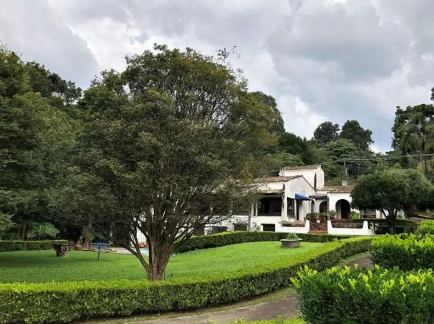 Casa com 4 quartos à venda, 800m2 em Chácaras do Refúgio-Granja Viana, Cotia - SP - imagem 5 Foto 5 de Casa com 4 quartos à venda, 800m2 em Chácaras do Refúgio-Granja Viana, Cotia - SP