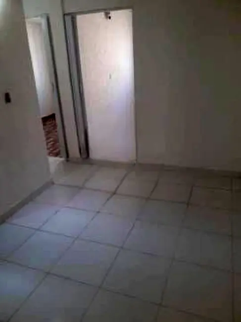 Foto 1 de Apartamento com 2 quartos à venda, 35m2 em Conjunto Habitacional Presidente Castelo Branco, Carapicuiba - SP