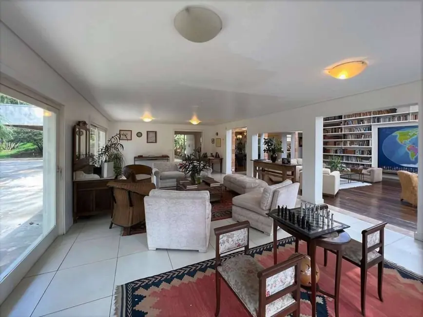 Foto 3 de Casa com 6 quartos à venda, 1190m2 em Vila Santo Antônio, Cotia - SP