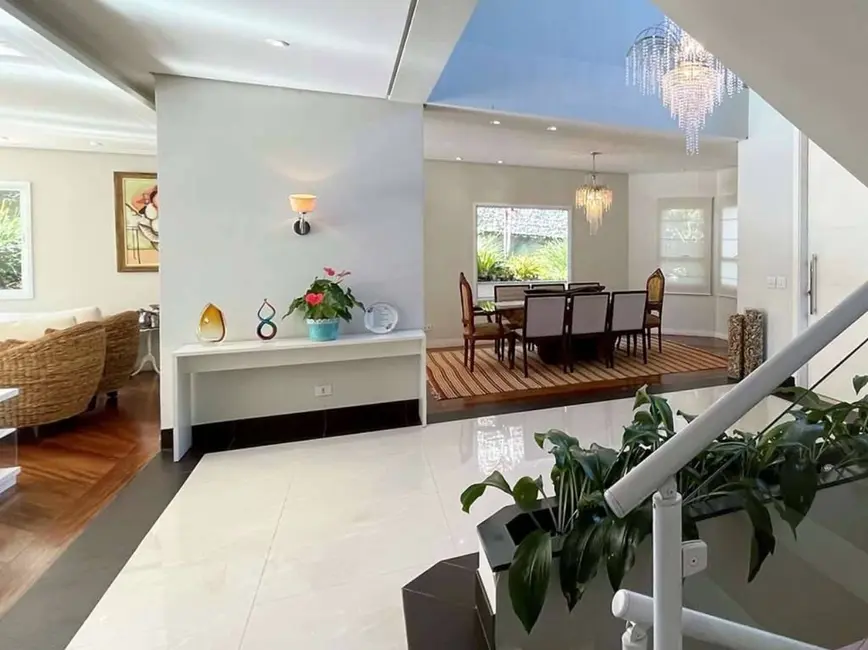 Foto 3 de Casa com 5 quartos à venda, 610m2 em Vila Santo Antônio, Cotia - SP