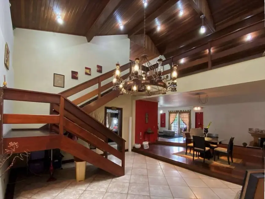 Casa de Condomínio com 4 quartos à venda, 450m2 em Chácara dos Junqueiras, Carapicuiba - SP - imagem 3 Foto 3 de Casa de Condomínio com 4 quartos à venda, 450m2 em Chácara dos Junqueiras, Carapicuiba - SP