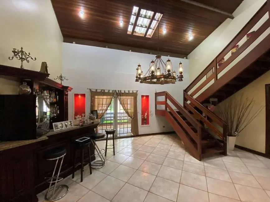 Casa de Condomínio com 4 quartos à venda, 450m2 em Chácara dos Junqueiras, Carapicuiba - SP - imagem 4 Foto 4 de Casa de Condomínio com 4 quartos à venda, 450m2 em Chácara dos Junqueiras, Carapicuiba - SP