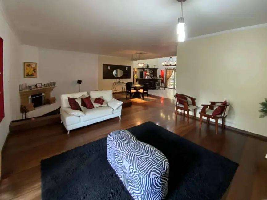 Casa de Condomínio com 4 quartos à venda, 450m2 em Chácara dos Junqueiras, Carapicuiba - SP - imagem 6 Foto 6 de Casa de Condomínio com 4 quartos à venda, 450m2 em Chácara dos Junqueiras, Carapicuiba - SP