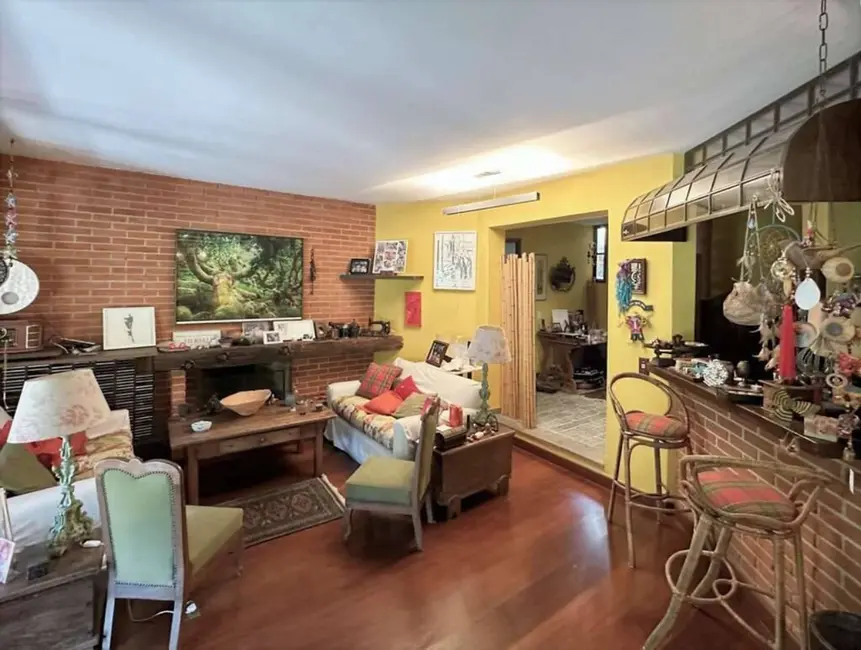 Casa com 4 quartos à venda, 368m2 em Vila Lisboa, Carapicuiba - SP - imagem 3 Foto 3 de Casa com 4 quartos à venda, 368m2 em Vila Lisboa, Carapicuiba - SP