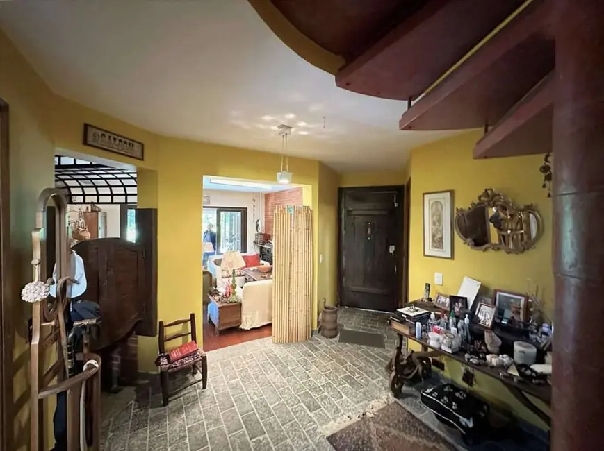 Casa com 4 quartos à venda, 368m2 em Vila Lisboa, Carapicuiba - SP - imagem 5 Foto 5 de Casa com 4 quartos à venda, 368m2 em Vila Lisboa, Carapicuiba - SP