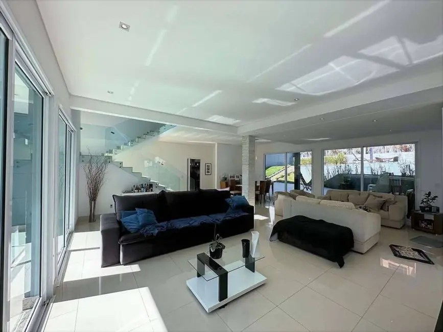 Foto 9 de Casa de Condomínio com 3 quartos à venda, 357m2 em Jardim Indaiá, Embu Das Artes - SP