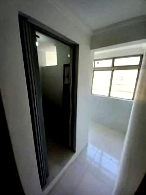 Foto 5 de Apartamento com 2 quartos à venda, 42m2 em Conjunto Habitacional Presidente Castelo Branco, Carapicuiba - SP