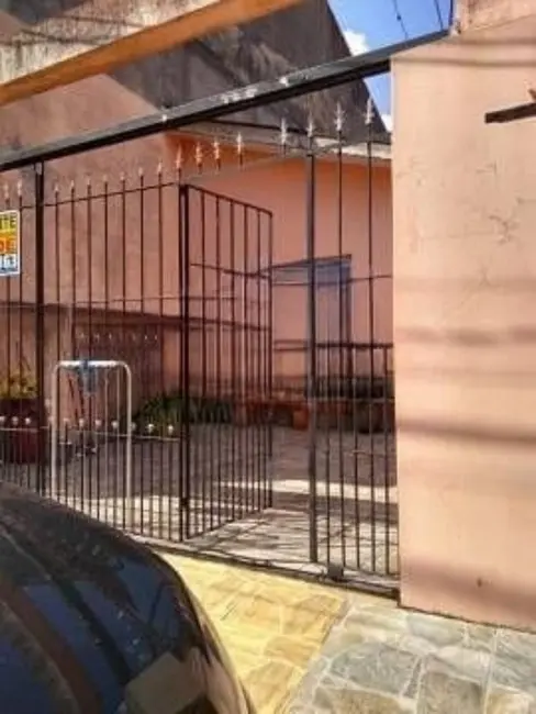 Casa com 2 quartos à venda, 125m2 em Santo Antônio, Osasco - SP - imagem 3 Foto 3 de Casa com 2 quartos à venda, 125m2 em Santo Antônio, Osasco - SP