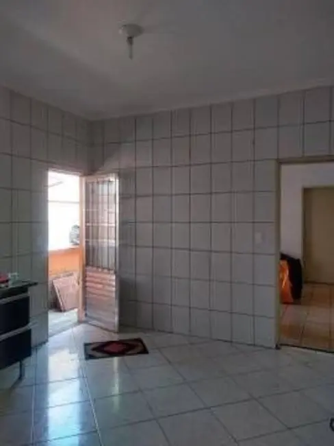 Casa com 2 quartos à venda, 125m2 em Santo Antônio, Osasco - SP - imagem 4 Foto 4 de Casa com 2 quartos à venda, 125m2 em Santo Antônio, Osasco - SP