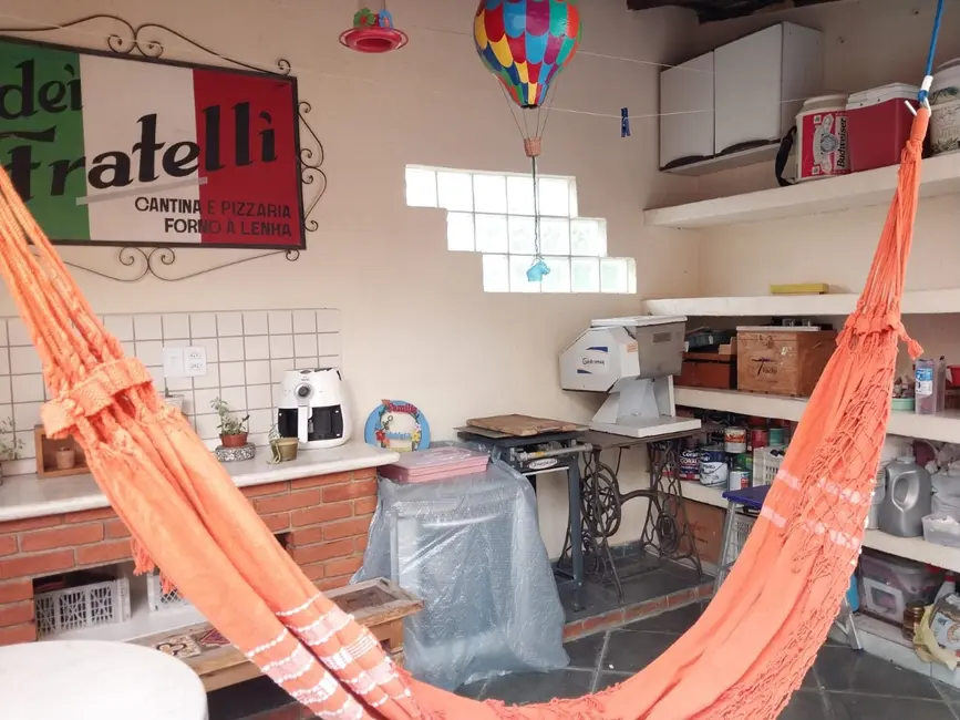 Casa com 3 quartos à venda, 179m2 em Jardim Maria Tereza, Barueri - SP - imagem 4 Foto 4 de Casa com 3 quartos à venda, 179m2 em Jardim Maria Tereza, Barueri - SP