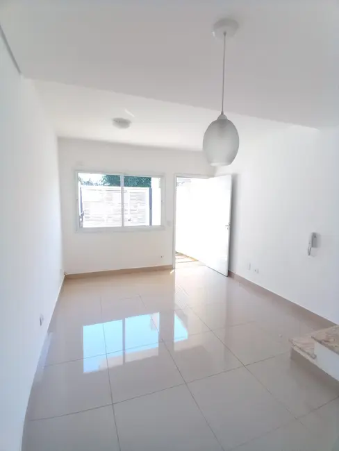 Foto 1 de Casa com 2 quartos à venda, 62m2 em I.A.P.I., Osasco - SP