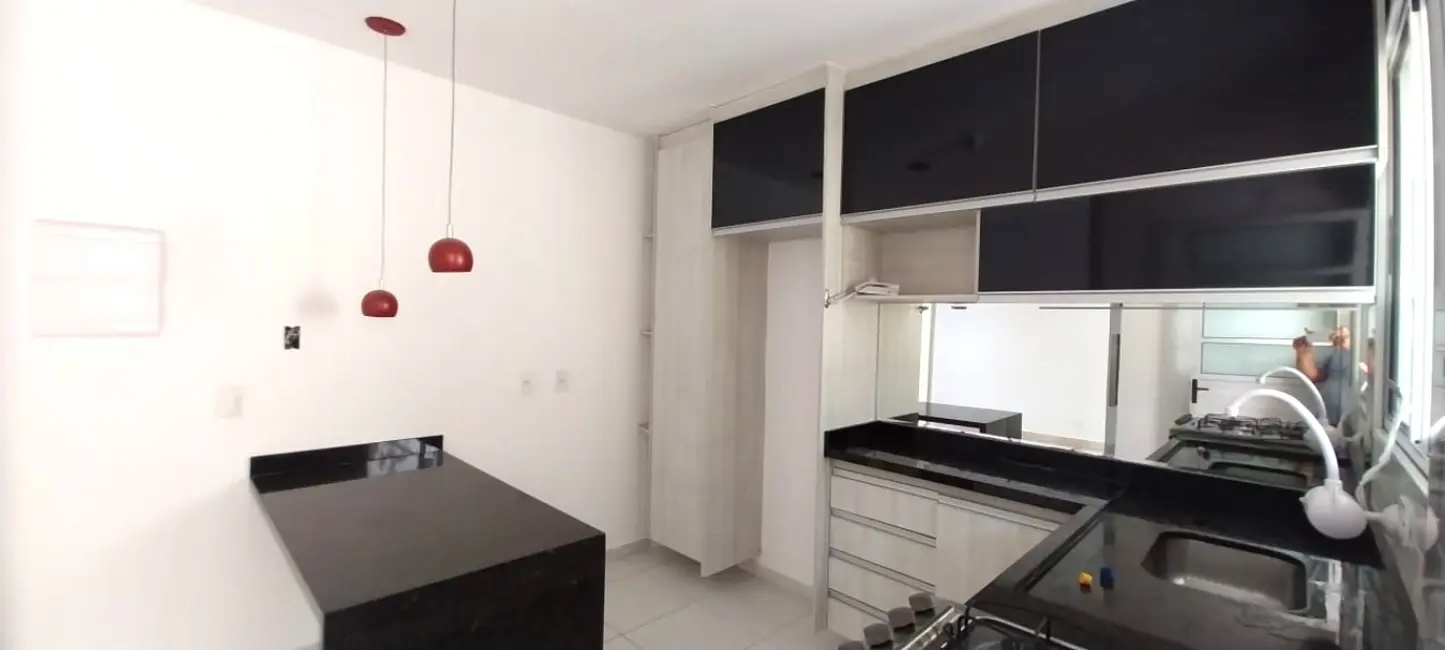 Foto 5 de Casa de Condomínio com 3 quartos para alugar, 213m2 em Paisagem Renoir, Cotia - SP