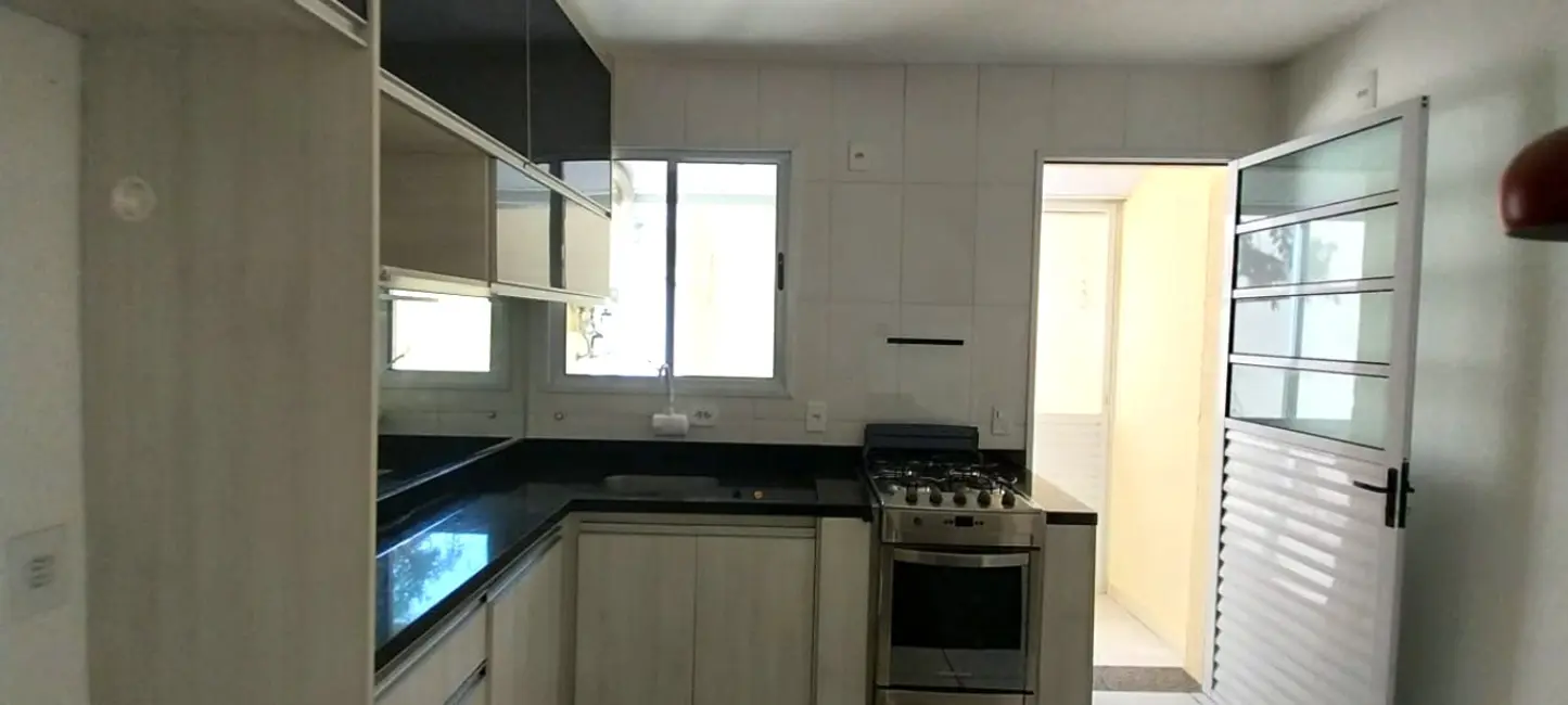 Foto 7 de Casa de Condomínio com 3 quartos para alugar, 213m2 em Paisagem Renoir, Cotia - SP