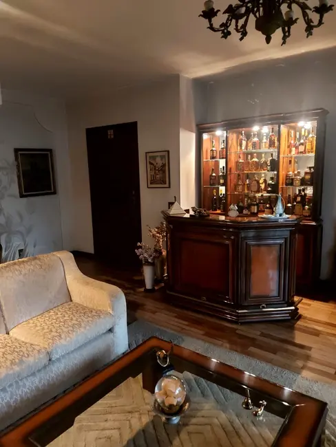 Casa com 3 quartos à venda e para alugar, 250m2 em Campo Belo, São Paulo - SP - imagem 5 Foto 5 de Casa com 3 quartos à venda e para alugar, 250m2 em Campo Belo, São Paulo - SP