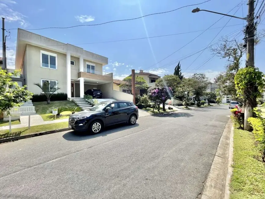 Casa de Condomínio com 4 quartos à venda, 359m2 em São Paulo II, Cotia - SP - imagem 5 Foto 5 de Casa de Condomínio com 4 quartos à venda, 359m2 em São Paulo II, Cotia - SP