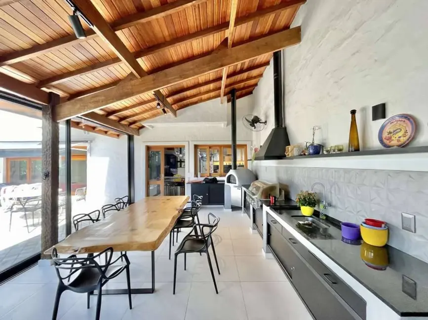 Casa de Condomínio com 3 quartos à venda, 302m2 em Golf Park, Carapicuiba - SP - imagem 8 Foto 8 de Casa de Condomínio com 3 quartos à venda, 302m2 em Golf Park, Carapicuiba - SP