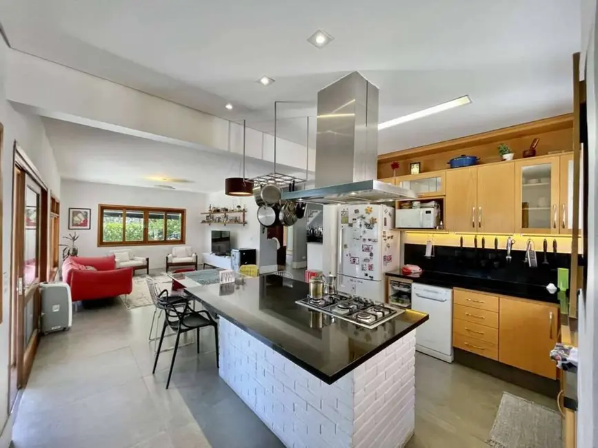 Casa de Condomínio com 3 quartos à venda, 302m2 em Golf Park, Carapicuiba - SP - imagem 7 Foto 7 de Casa de Condomínio com 3 quartos à venda, 302m2 em Golf Park, Carapicuiba - SP