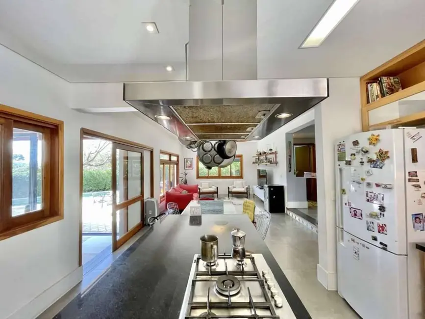 Casa de Condomínio com 3 quartos à venda, 302m2 em Golf Park, Carapicuiba - SP - imagem 9 Foto 9 de Casa de Condomínio com 3 quartos à venda, 302m2 em Golf Park, Carapicuiba - SP