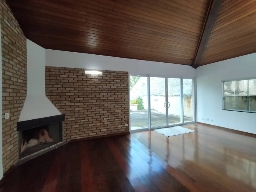 Casa de Condomínio com 3 quartos à venda e para alugar, 340m2 em Granja Viana, Cotia - SP - imagem 4 Foto 4 de Casa de Condomínio com 3 quartos à venda e para alugar, 340m2 em Granja Viana, Cotia - SP