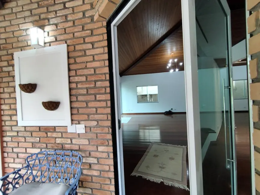 Casa de Condomínio com 3 quartos à venda e para alugar, 340m2 em Granja Viana, Cotia - SP - imagem 3 Foto 3 de Casa de Condomínio com 3 quartos à venda e para alugar, 340m2 em Granja Viana, Cotia - SP