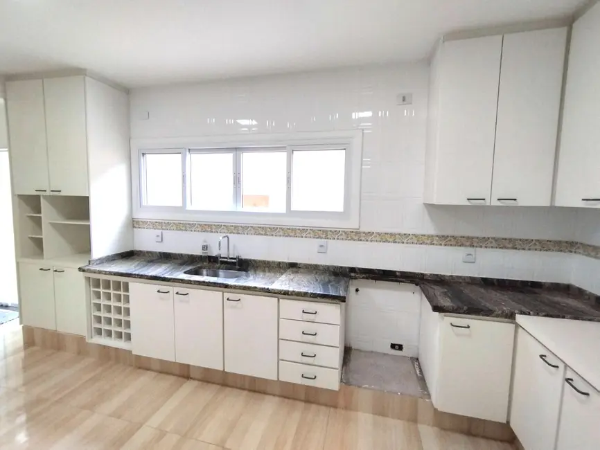 Casa de Condomínio com 3 quartos à venda e para alugar, 340m2 em Granja Viana, Cotia - SP - imagem 8 Foto 8 de Casa de Condomínio com 3 quartos à venda e para alugar, 340m2 em Granja Viana, Cotia - SP