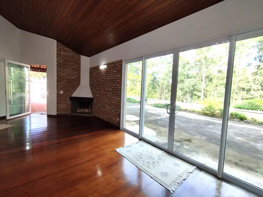 Casa de Condomínio com 3 quartos à venda e para alugar, 340m2 em Granja Viana, Cotia - SP - imagem 5 Foto 5 de Casa de Condomínio com 3 quartos à venda e para alugar, 340m2 em Granja Viana, Cotia - SP