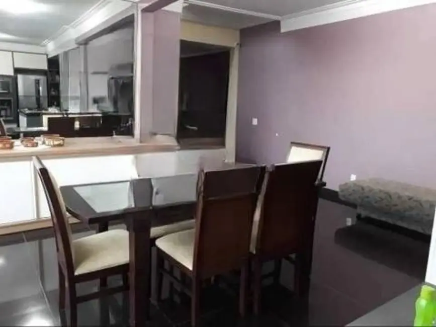 Casa com 3 quartos à venda, 170m2 em Vila Yolanda, Osasco - SP - imagem 4 Foto 4 de Casa com 3 quartos à venda, 170m2 em Vila Yolanda, Osasco - SP