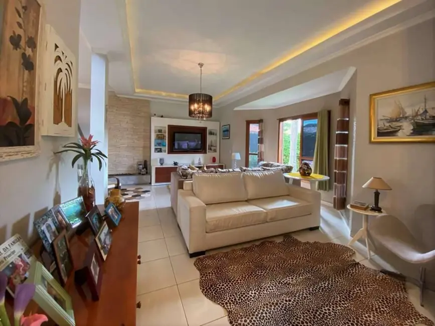 Foto 3 de Casa com 4 quartos à venda, 363m2 em Chácara Vale do Rio Cotia, Carapicuiba - SP