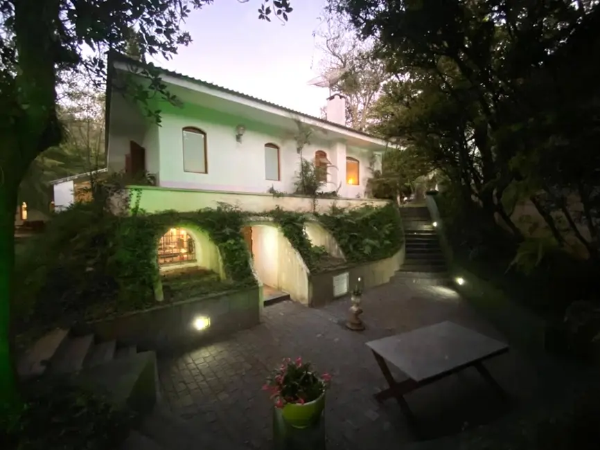Foto 2 de Casa com 7 quartos à venda e para alugar, 780m2 em Chácara Granja Velha, Cotia - SP