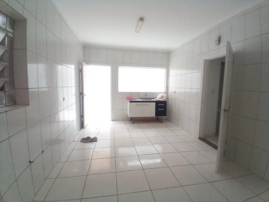 Casa com 3 quartos para alugar, 302m2 em Presidente Altino, Osasco - SP - imagem 5 Foto 5 de Casa com 3 quartos para alugar, 302m2 em Presidente Altino, Osasco - SP