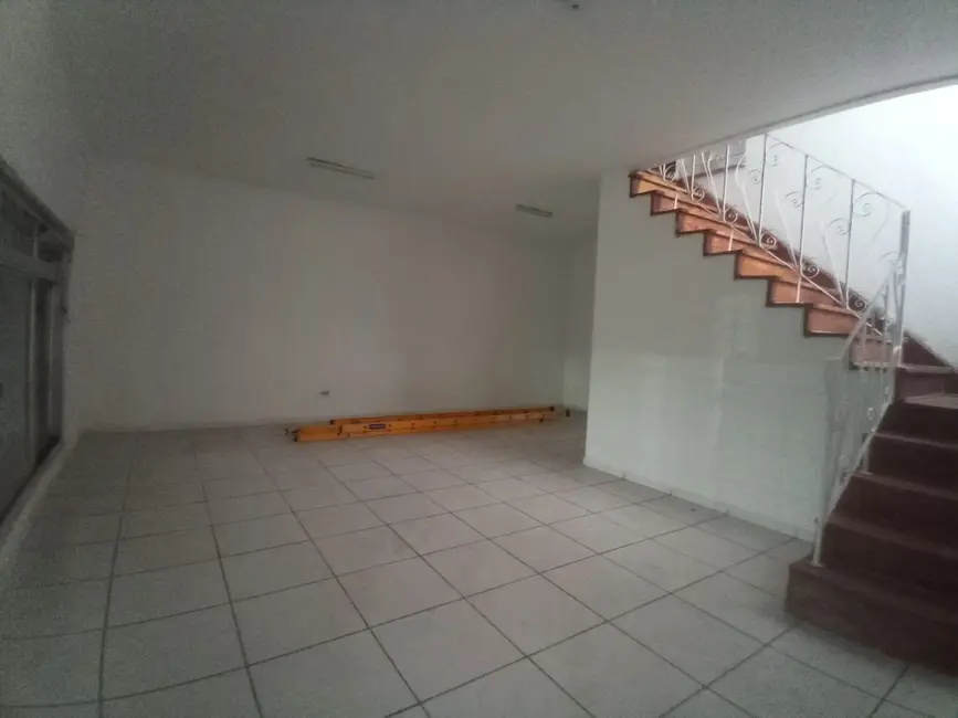 Casa com 3 quartos para alugar, 302m2 em Presidente Altino, Osasco - SP - imagem 8 Foto 8 de Casa com 3 quartos para alugar, 302m2 em Presidente Altino, Osasco - SP