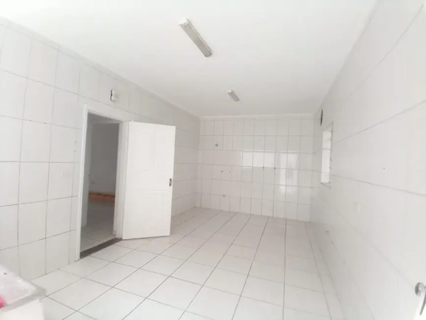 Casa com 3 quartos para alugar, 302m2 em Presidente Altino, Osasco - SP - imagem 6 Foto 6 de Casa com 3 quartos para alugar, 302m2 em Presidente Altino, Osasco - SP