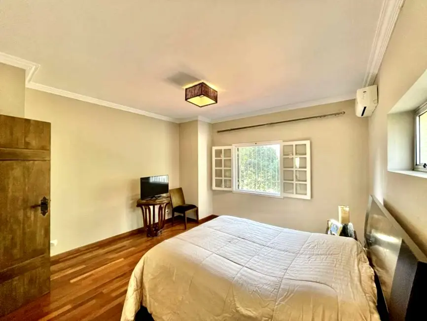 Foto 9 de Casa com 6 quartos à venda, 881m2 em Jardim Mediterrâneo, Cotia - SP