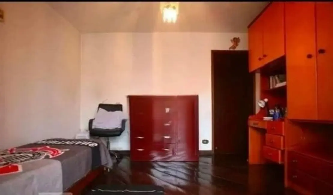 Casa com 4 quartos à venda, 327m2 em km 18, Osasco - SP - imagem 4 Foto 4 de Casa com 4 quartos à venda, 327m2 em km 18, Osasco - SP