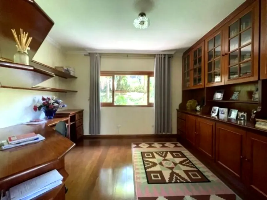 Foto 9 de Casa com 3 quartos à venda, 332m2 em Parque Dom Henrique, Cotia - SP