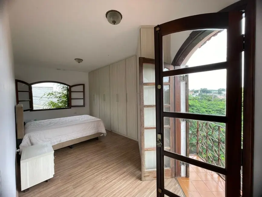 Foto 7 de Casa com 3 quartos à venda e para alugar, 234m2 em Jardim Semiramis, Cotia - SP